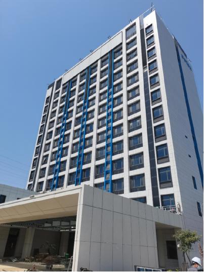 6165cc金沙总站嘉盛BIPV助力旧楼节能改造 年发绿电2.6万度